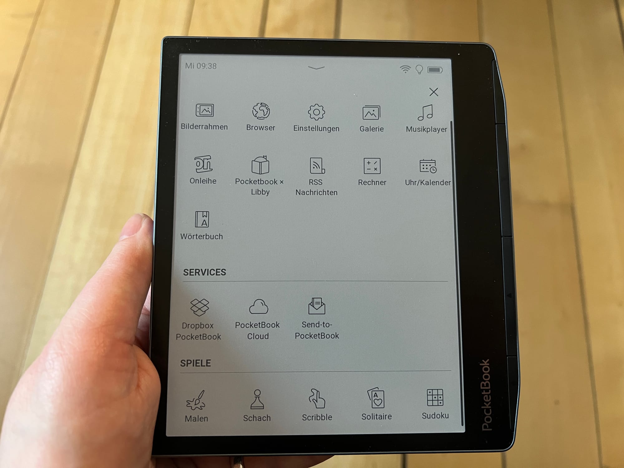 Mehr als nur Bücher lesen: Auf dem Gerät sind auch verschiedene Apps. Ich finde nicht alle nötig, aber nice to have (Bild: vybe).