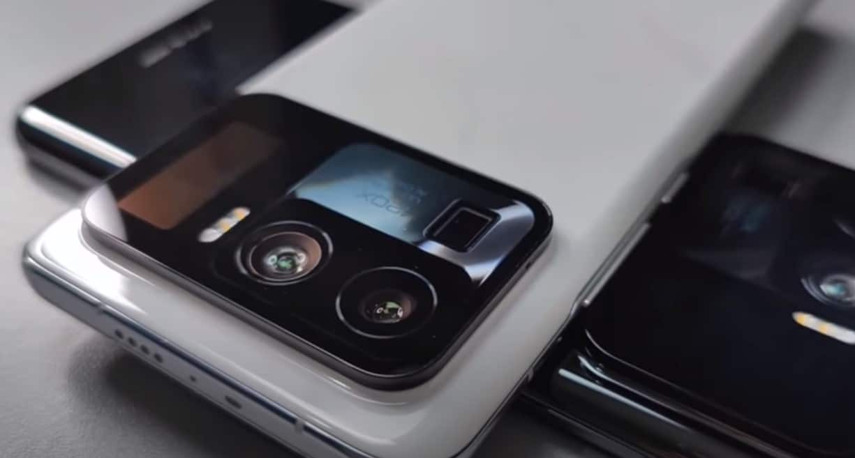 Das Xiaomi Mi 11 Ultra könnte ein Display auf der Rückseite haben