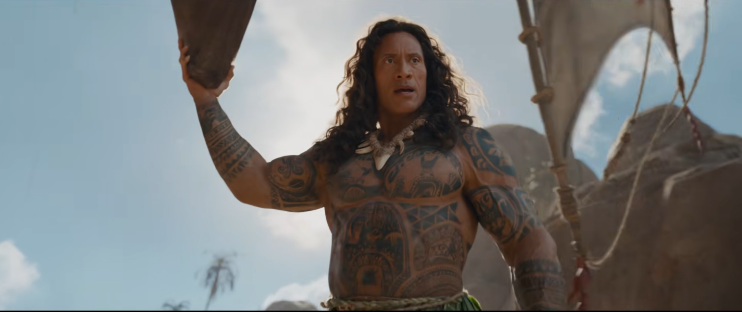 Maui ist auch in der Realverfilmung Dwayne Johnson. Mit Perücke.