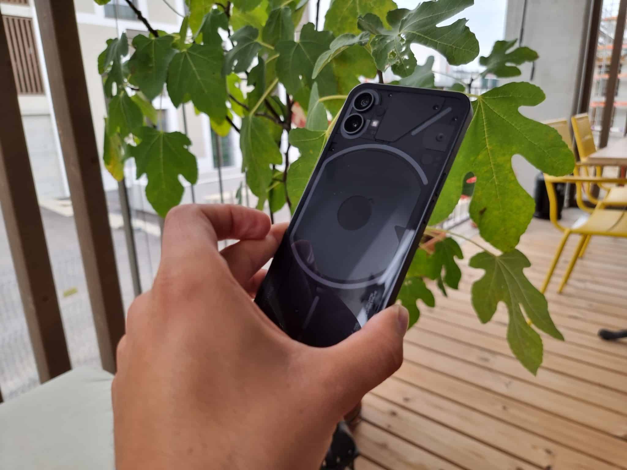 Das Nothing Phone 1 in Schwarz