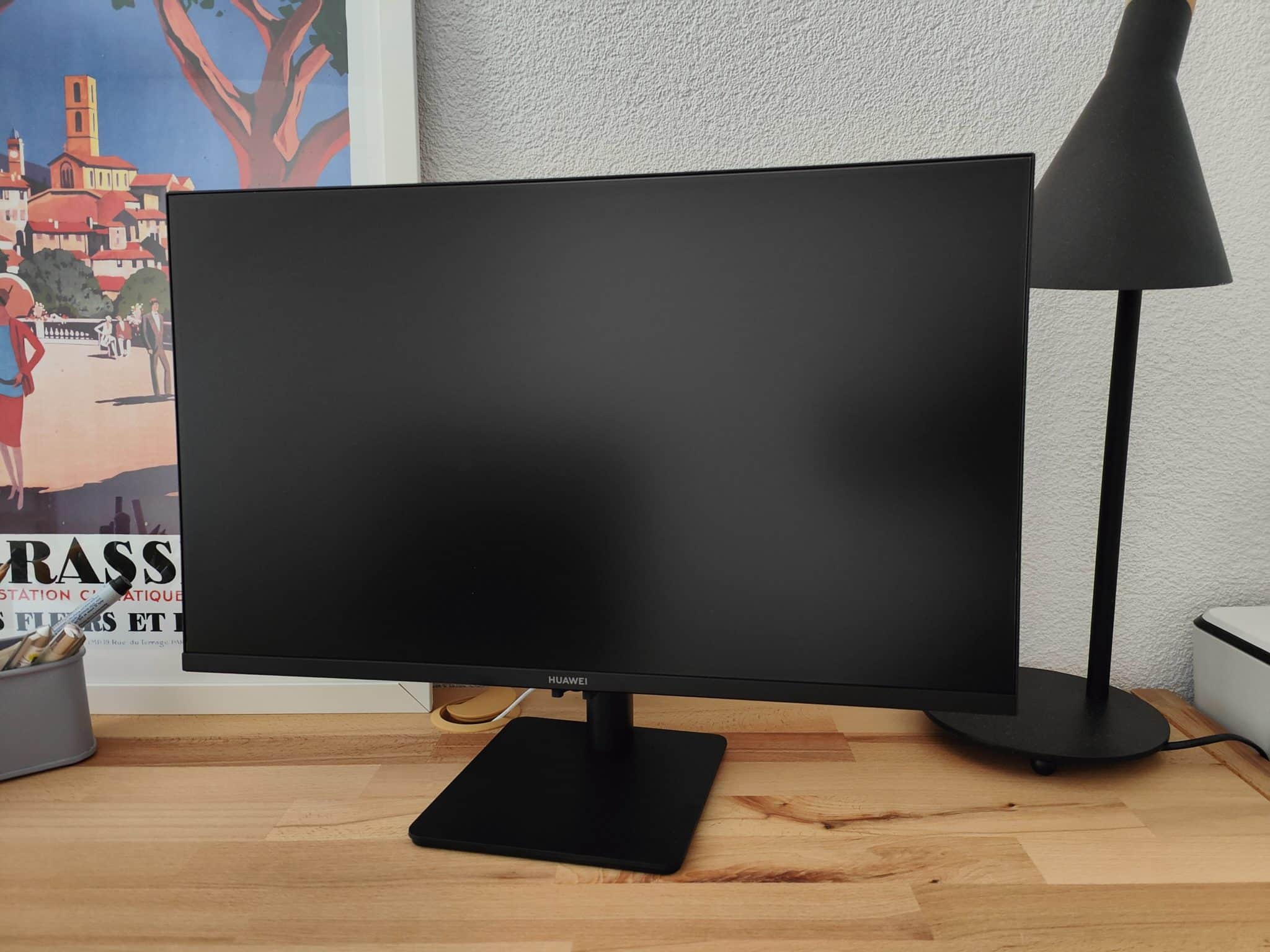 Huawei MateView SE in ausgeschaltetem Zustand