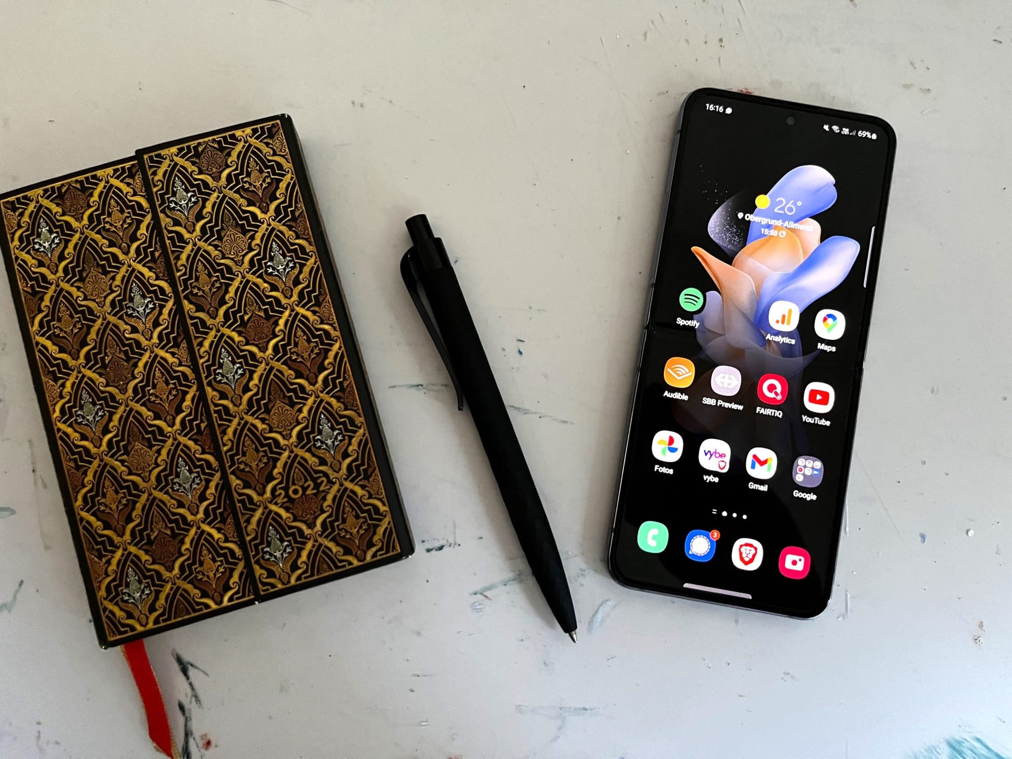 Samsung Galaxy Z Flip 4 Test: Display