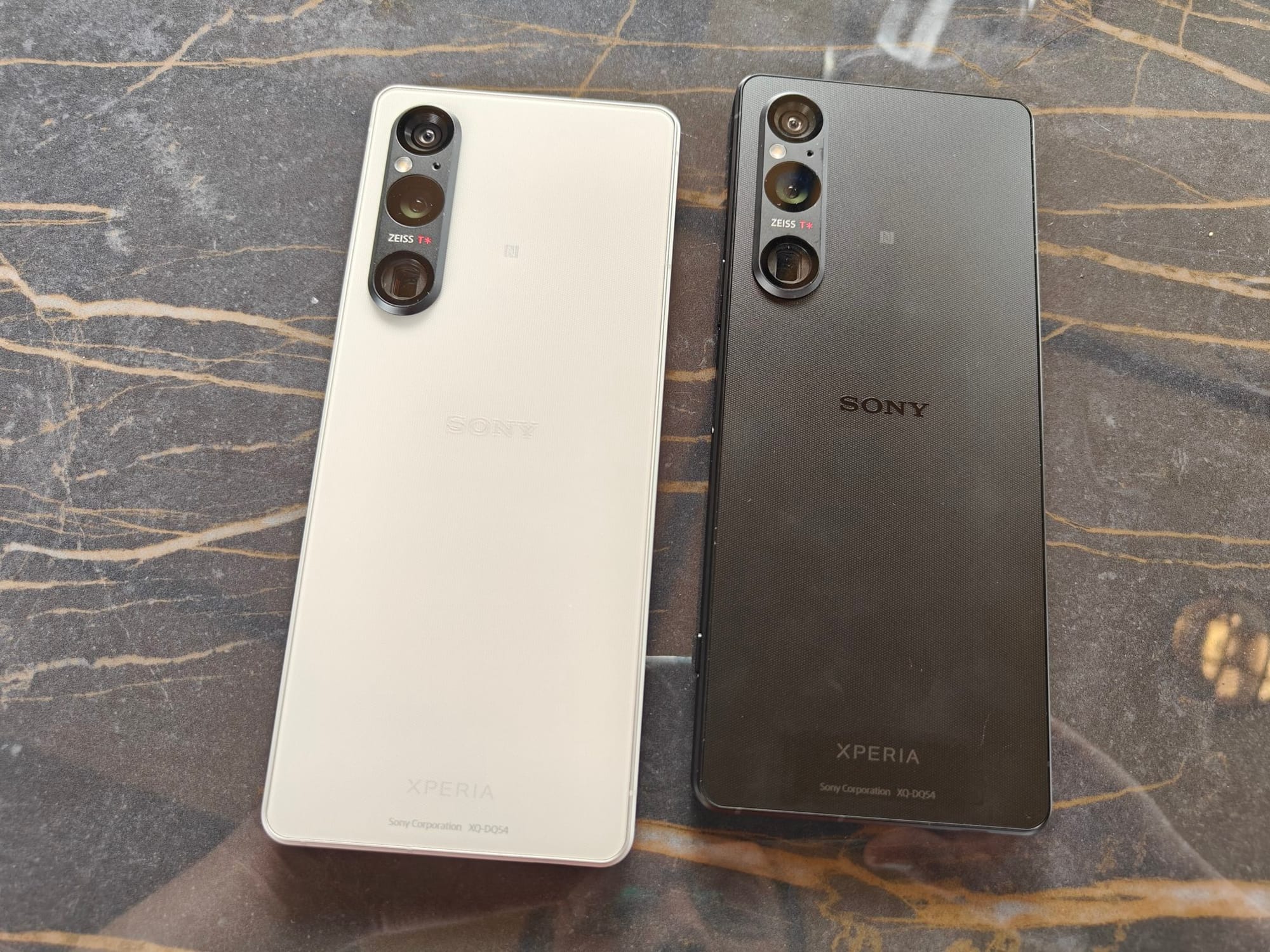 Sony Xperia 1 V: Farben und Preis.