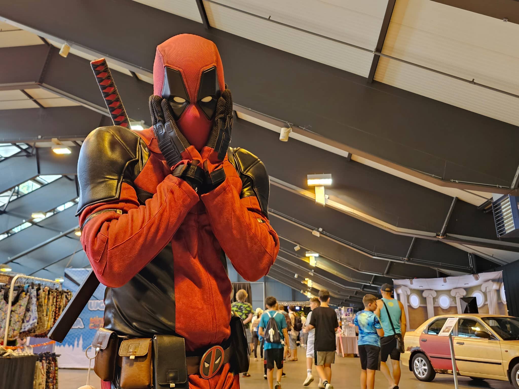 Deadpool Cosplay an der MiniCon.