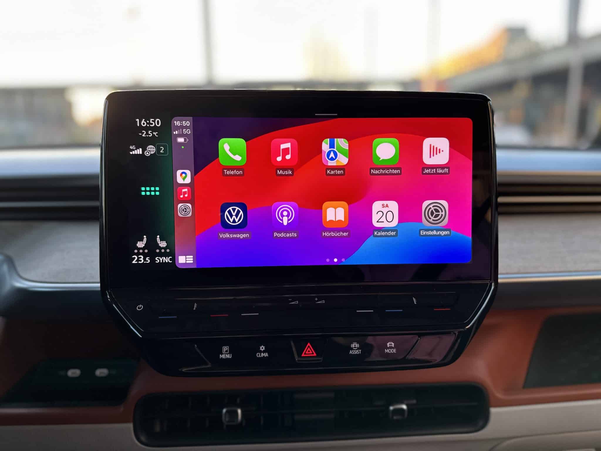 Apple CarPlay auf dem Infotainmentsystem vom VW ID. Buzz
