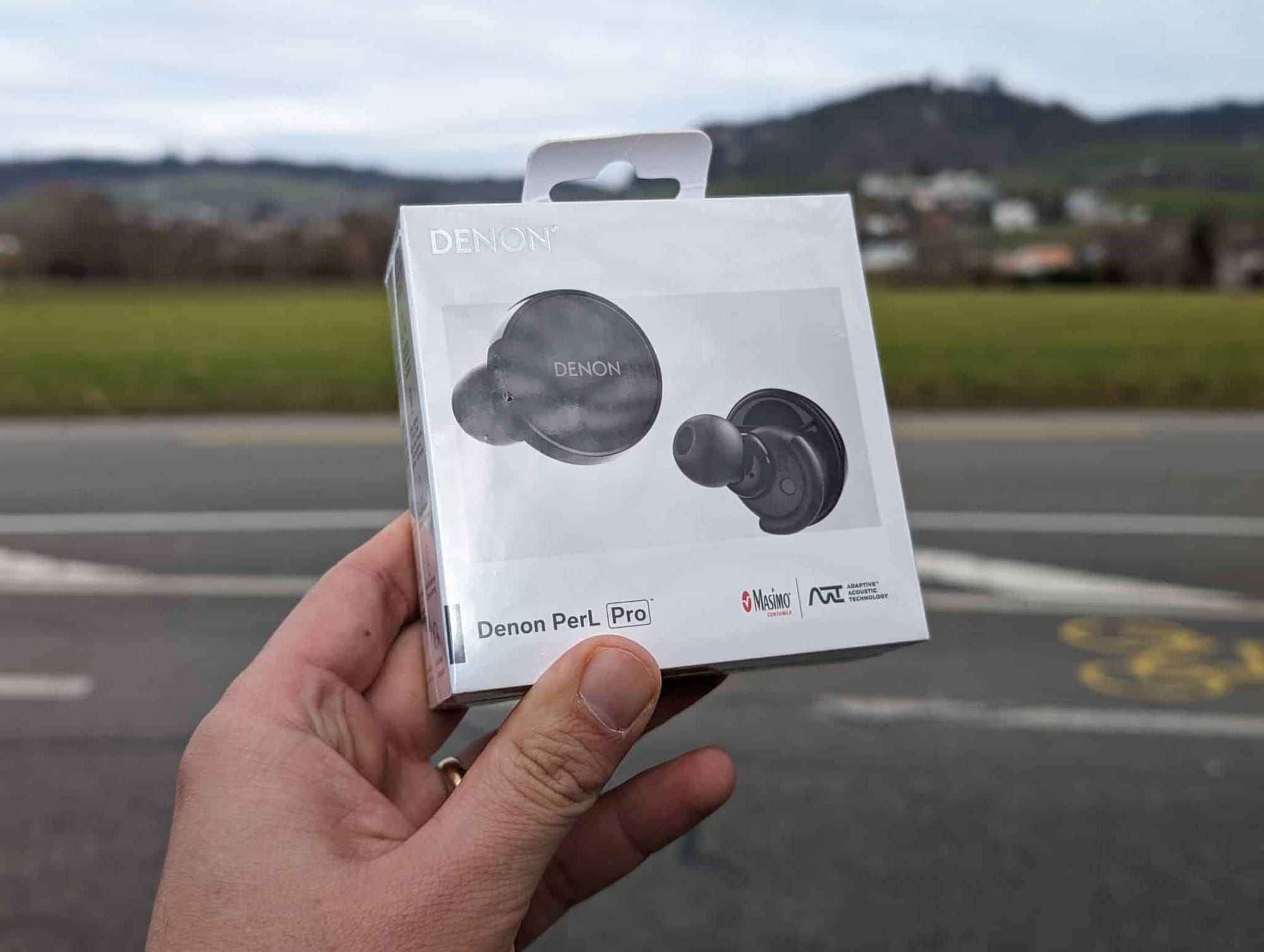 Verpackung der Denon PerL Pro