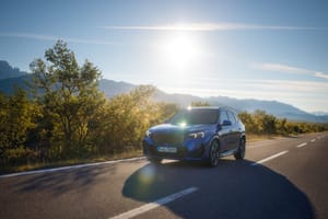 BMW iX1 gesichtet: Elektro-SUV bekommt grosse Technik-Upgrades